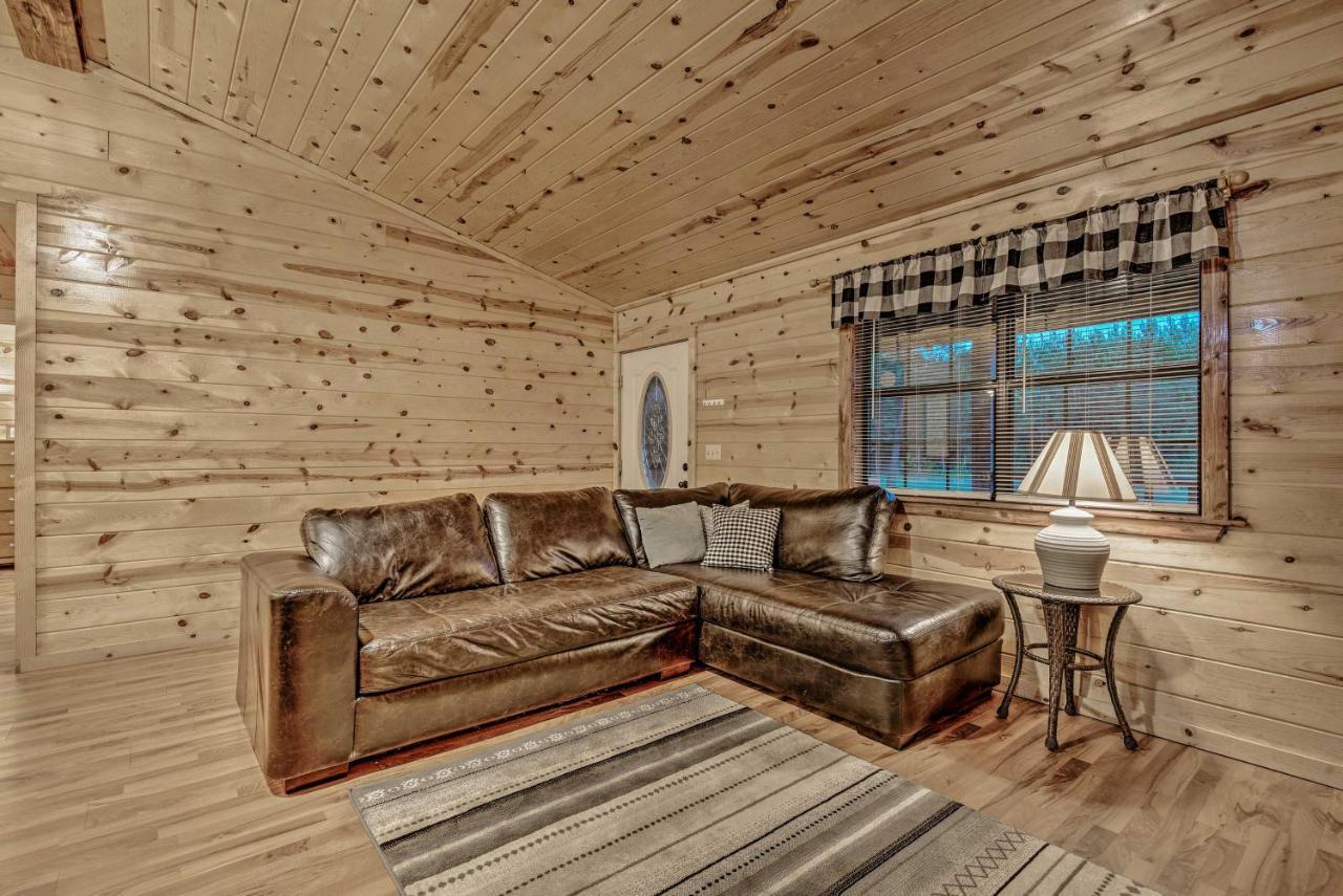 Broken Bow Starlight Cabin With Private Hot Tub! Екстер'єр фото